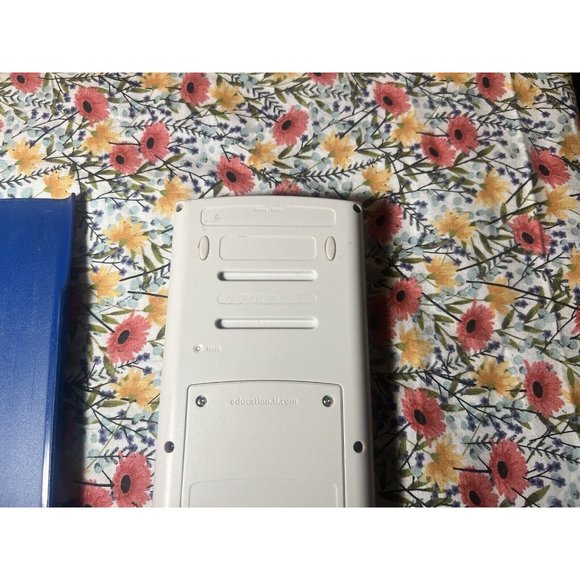 TI-84 Plus C Silver Edition - Advanced Learning Tool - Picture 4 of 8